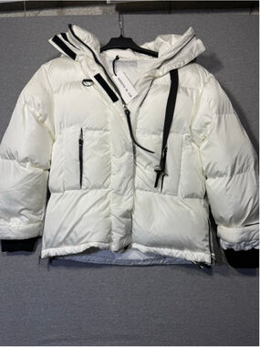 Women's Shoreditch Ski Club White Puffer Jacket with Black Accents, Size XS